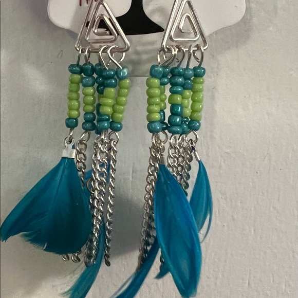 CUTE BEADED AND FEATHER DANGLE EARRINGS - Picture 3 of 11